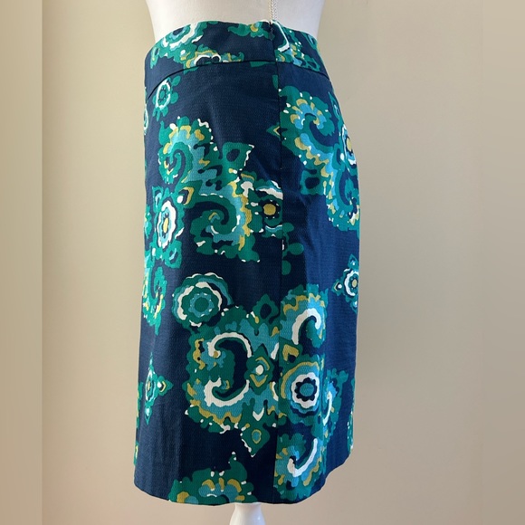 CUTE Navy Print Skirt - Picture 3 of 5